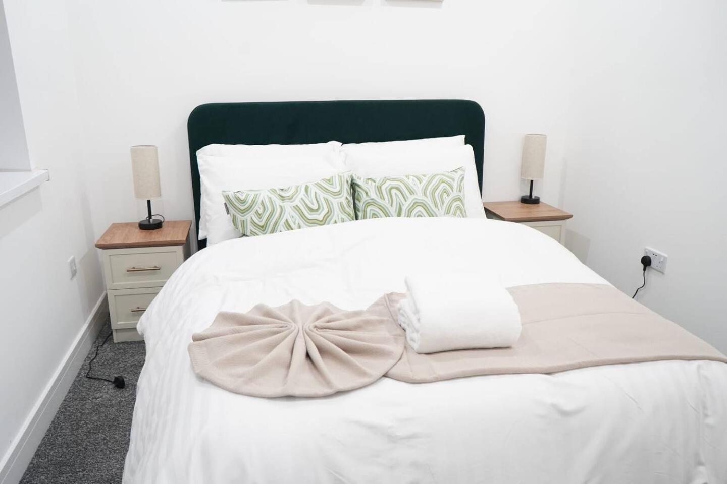 Modern 2br Flat Near Centre W Street Parking Apartment *