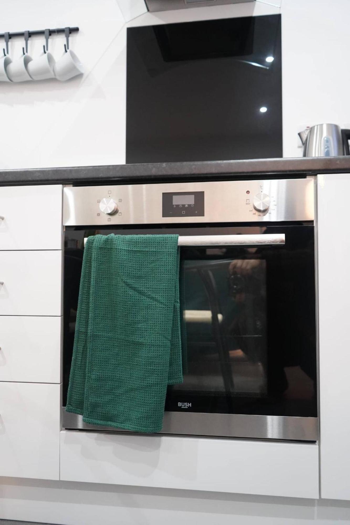 Modern 2br Flat Near Centre W Street Parking Apartment